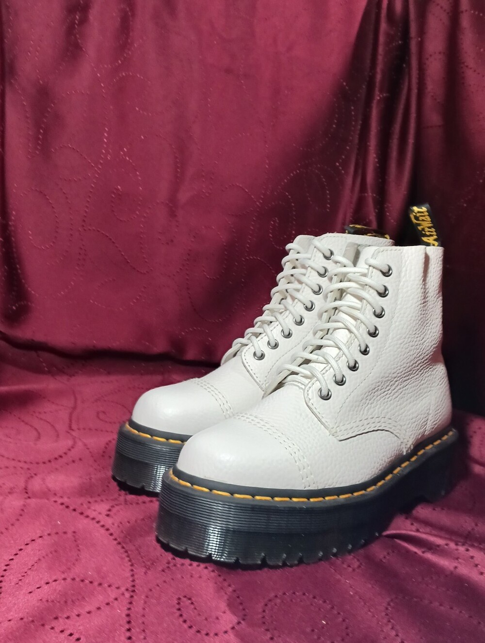 🤍 Dr. Martens White Pebbled Leather Boots Women’s US 8 🤍 - Picture 14 of 14